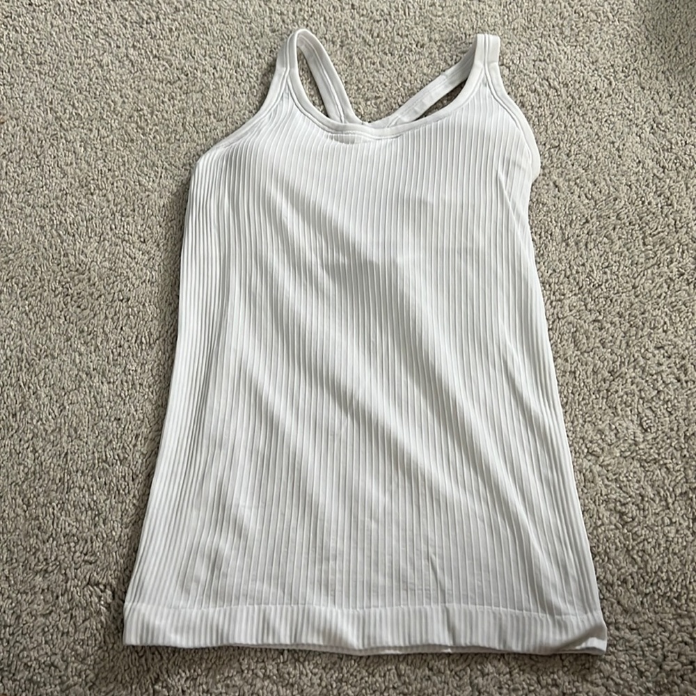 white lululemon tank top